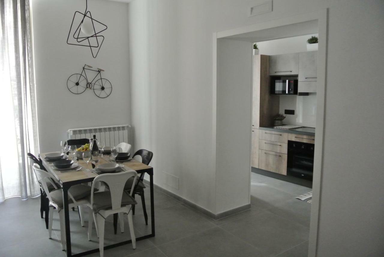 Urban Luxury Apartment Салерно Екстер'єр фото